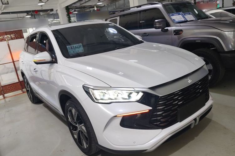Used BYD Song Pro New Energy 2023 Champion Edition DM-i 110KM Excellence Model Front Right 45 Deg