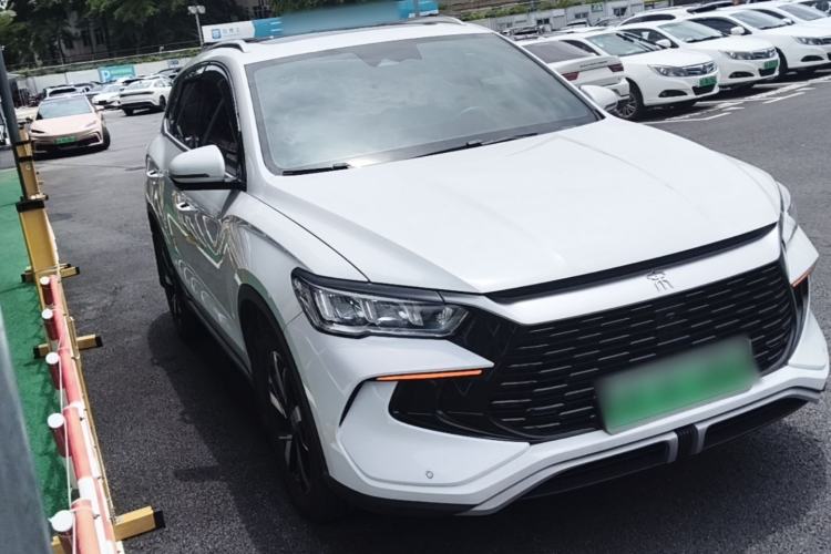 Used BYD Song Pro New Energy 2023 Champion Edition DM-i 71KM Beyond Model Front Right 45 Deg