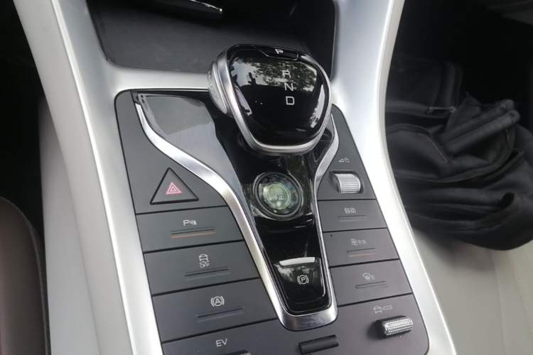 Used BYD Song Pro New Energy 2023 Champion Edition DM-i 71KM Leading Model Gear Lever