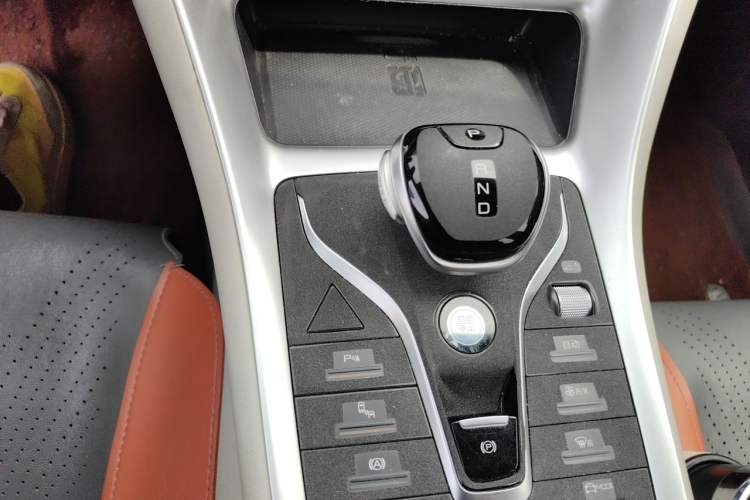Used BYD Song Pro New Energy 2023 Champion Edition DM-i 110KM Excellence Model Gear Lever