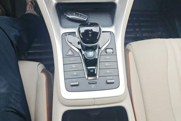 Used BYD Song Pro New Energy 2023 Champion Edition DM-i 110KM Excellence Model Gear Lever