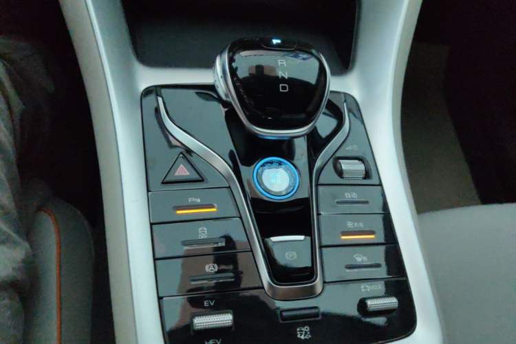 Used BYD Song Pro New Energy 2023 Champion Edition DM-i 71KM Navigation Model Gear Lever