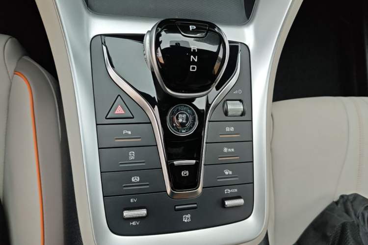 Used BYD Song Pro New Energy 2023 Champion Edition DM-i 71KM Navigation Model Gear Lever