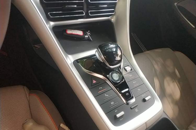 Used BYD Song Pro New Energy 2023 Champion Edition DM-i 110KM Excellence Model Gear Lever