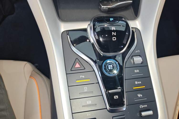 Used BYD Song Pro New Energy 2023 Champion Edition DM-i 71KM Navigation Model Gear Lever