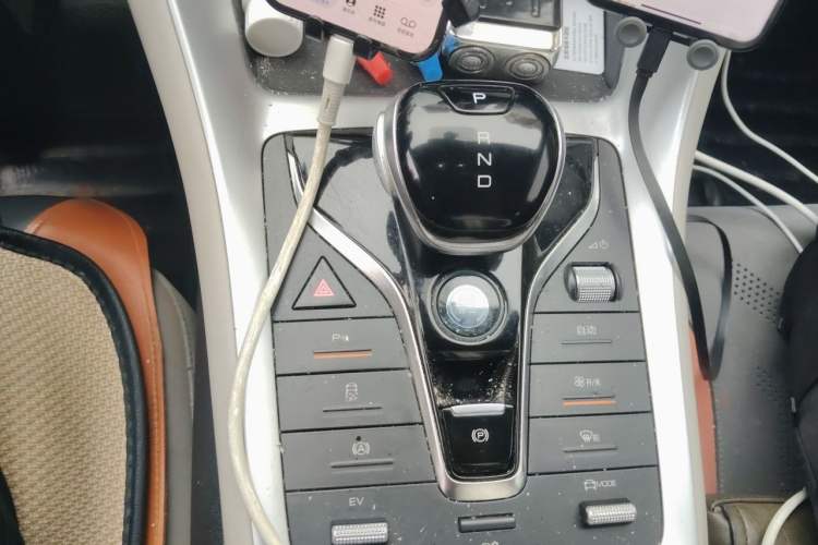 Used BYD Song Pro New Energy 2023 Champion Edition DM-i 71KM Navigation Model Gear Lever