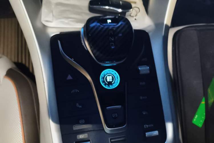 Used BYD Song Pro New Energy 2023 Champion Edition DM-i 110KM Excellence Model Gear Lever