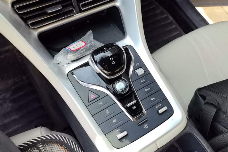 Used BYD Song Pro New Energy 2023 Champion Edition DM-i 71KM Leading Model Gear Lever