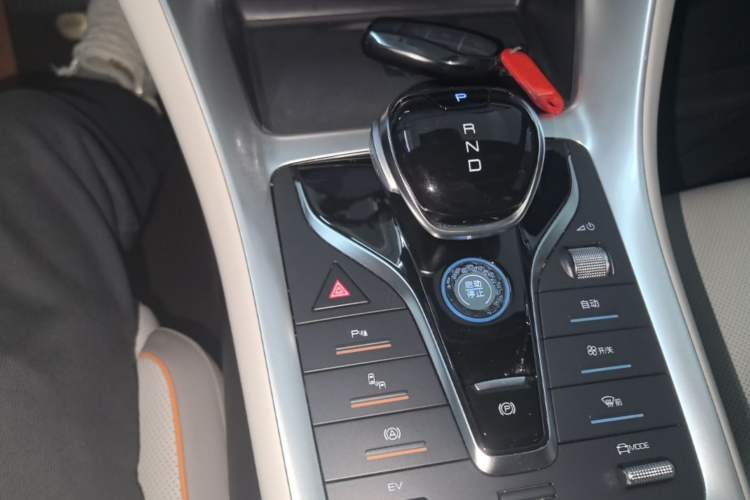 Used BYD Song Pro New Energy 2023 Champion Edition DM-i 110KM Excellence Model Gear Lever