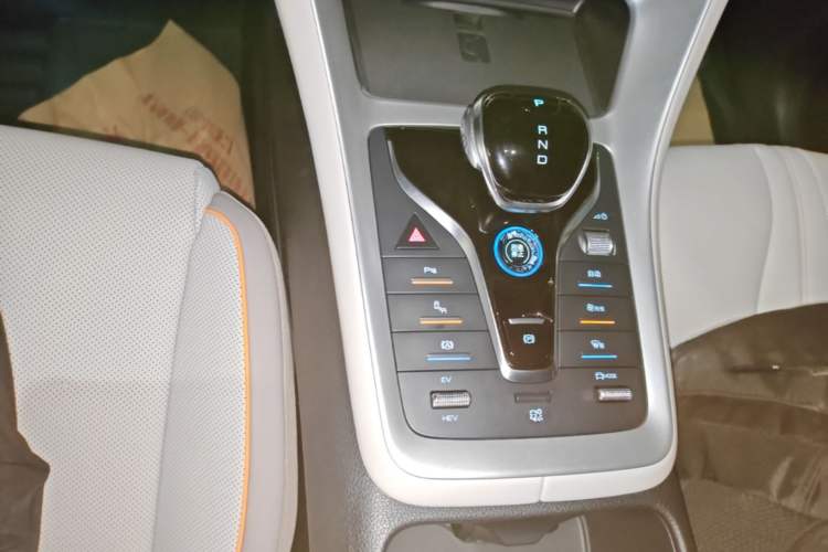 Used BYD Song Pro New Energy 2023 Champion Edition DM-i 110KM Excellence Model Gear Lever