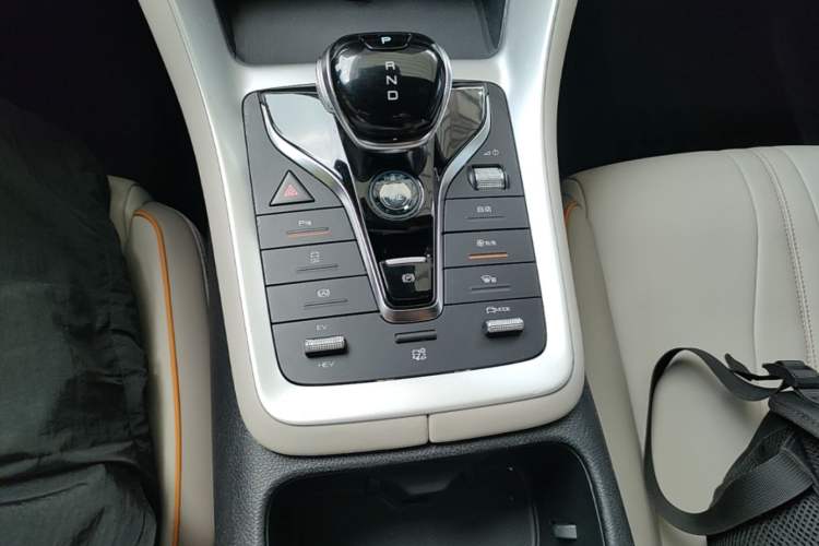 Used BYD Song Pro New Energy 2023 Champion Edition DM-i 71KM Beyond Model Gear Lever