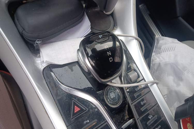 Used BYD Song Pro New Energy 2023 Champion Edition DM-i 110KM Excellence Model Gear Lever