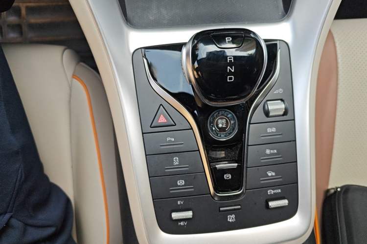 Used BYD Song Pro New Energy 2023 Champion Edition DM-i 71KM Beyond Model Gear Lever