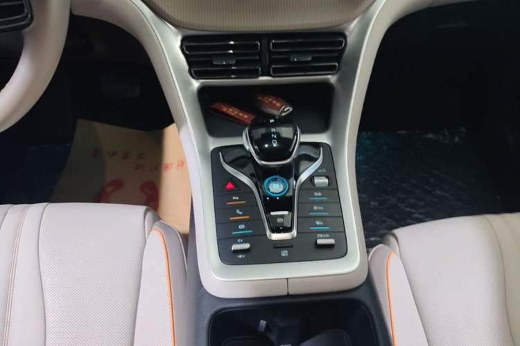 Used BYD Song Pro New Energy 2023 Champion Edition DM-i 110KM Excellence Model Gear Lever