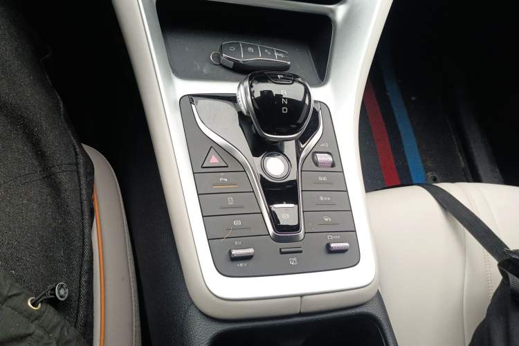 Used BYD Song Pro New Energy 2023 Champion Edition DM-i 71KM Beyond Model Gear Lever