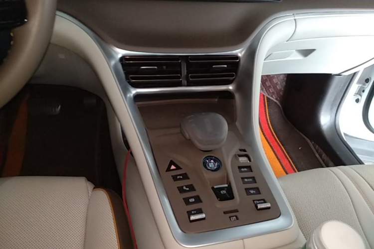 Used BYD Song Pro New Energy 2023 Champion Edition DM-i 110KM Excellence Model Gear Lever