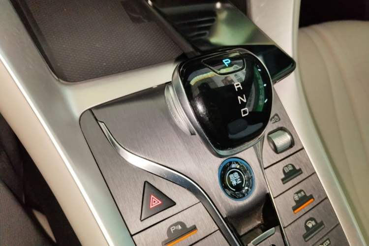 Used BYD Song Pro New Energy 2023 Champion Edition DM-i 110KM Excellence Model Gear Lever