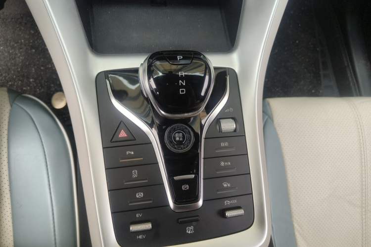 Used BYD Song Pro New Energy 2023 Champion Edition DM-i 71KM Leading Model Gear Lever