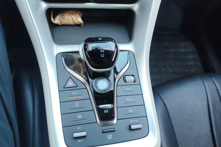 Used BYD Song Pro New Energy 2023 Champion Edition DM-i 71KM Navigation Model Gear Lever