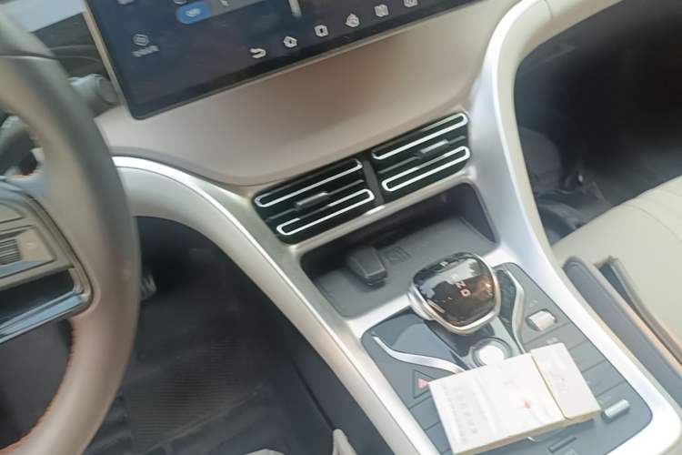 Used BYD Song Pro New Energy 2023 Champion Edition DM-i 110KM Excellence Model Gear Lever