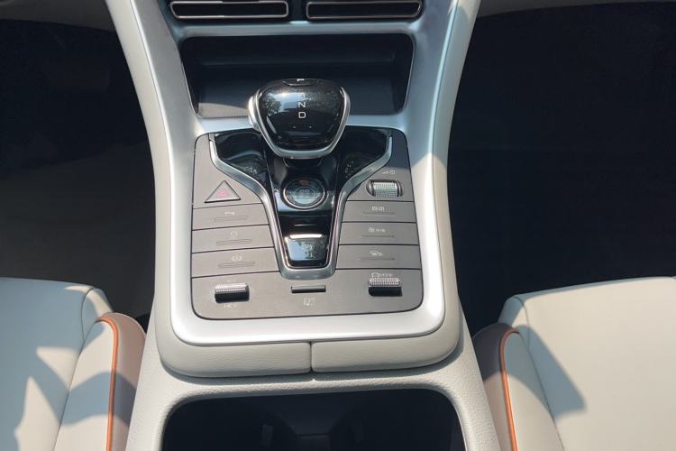 Used BYD Song Pro New Energy 2023 Champion Edition DM-i 71KM Leading Model Gear Lever