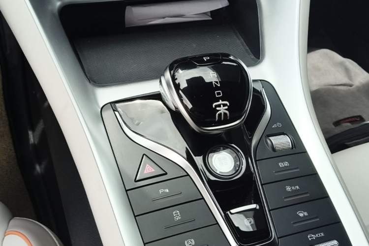 Used BYD Song Pro New Energy 2023 Champion Edition DM-i 71KM Beyond Model Gear Lever
