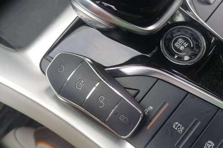 Used BYD Song Pro New Energy 2023 Champion Edition DM-i 71KM Leading Model Interior 1