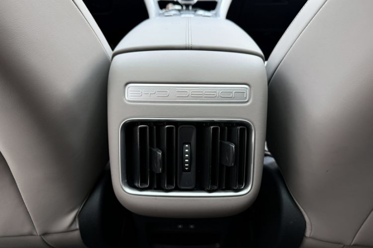 Used BYD Song Pro New Energy 2023 Champion Edition DM-i 110KM Excellence Model Interior 11