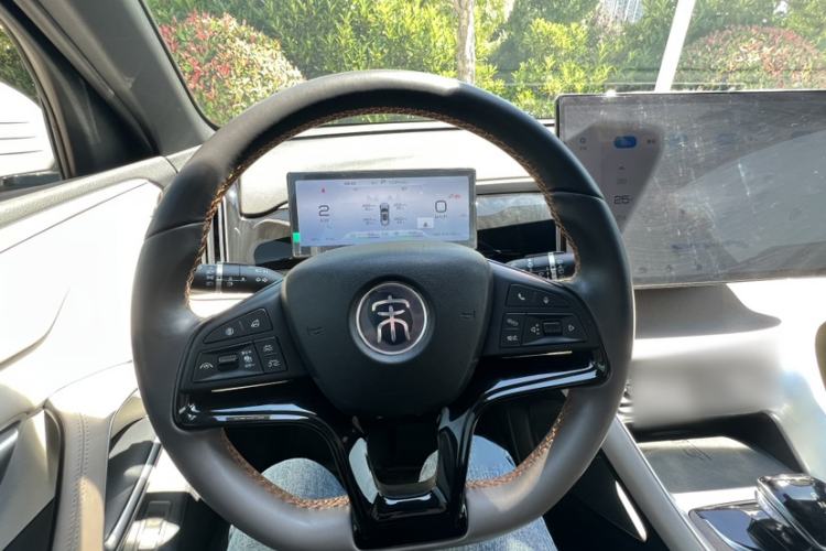 Used BYD Song Pro New Energy 2023 Champion Edition DM-i 110KM Excellence Model Interior 2