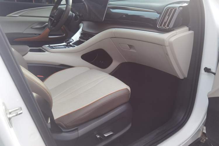 Used BYD Song Pro New Energy 2023 Champion Edition DM-i 110KM Excellence Model Interior 2