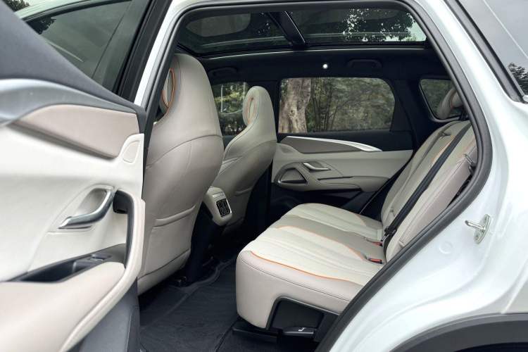 Used BYD Song Pro New Energy 2023 Champion Edition DM-i 110KM Excellence Model Interior 3