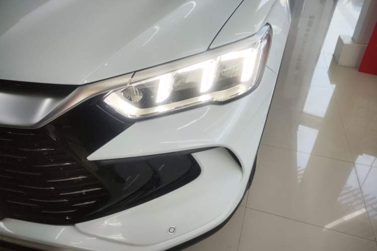 Used BYD Song Pro New Energy 2023 Champion Edition DM-i 110KM Beyond Model Left Front Headlight