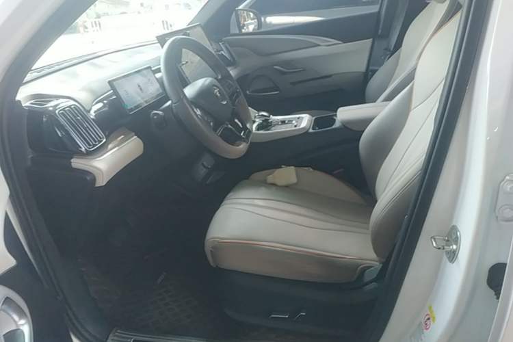 Used BYD Song Pro New Energy 2023 Champion Edition DM-i 110KM Excellence Model Left Front Seat