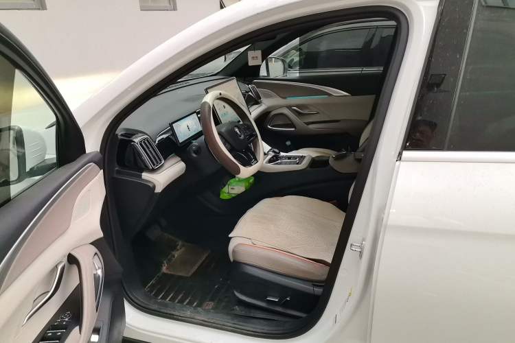 Used BYD Song Pro New Energy 2023 Champion Edition DM-i 110KM Excellence Model Left Front Seat
