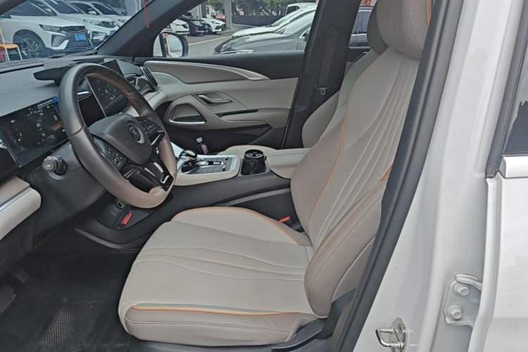 Used BYD Song Pro New Energy 2023 Champion Edition DM-i 71KM Navigation Model Left Front Seat