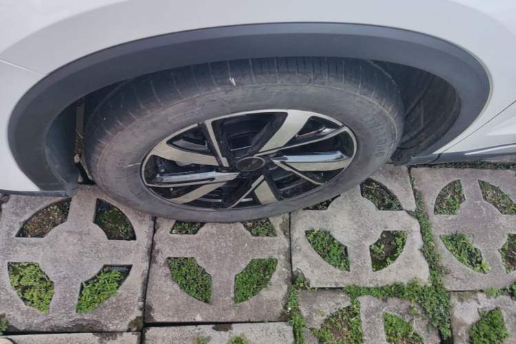 Used BYD Song Pro New Energy 2023 Champion Edition DM-i 71KM Leading Model Left Front Wheel Hub