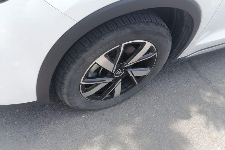 Used BYD Song Pro New Energy 2023 Champion Edition DM-i 71KM Leading Model Left Front Wheel Hub