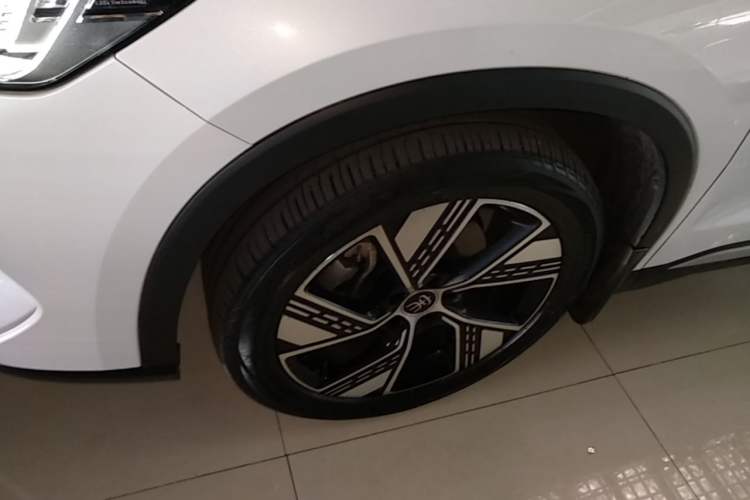 Used BYD Song Pro New Energy 2023 Champion Edition DM-i 110KM Excellence Model Left Front Wheel Hub