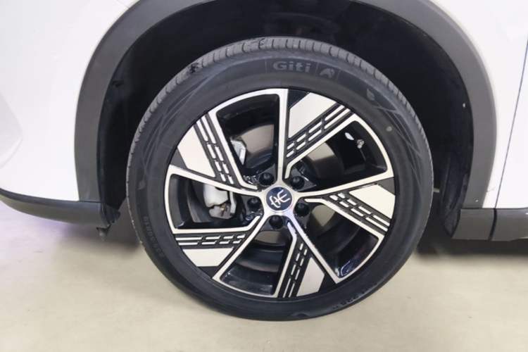Used BYD Song Pro New Energy 2023 Champion Edition DM-i 110KM Excellence Model Left Front Wheel Hub