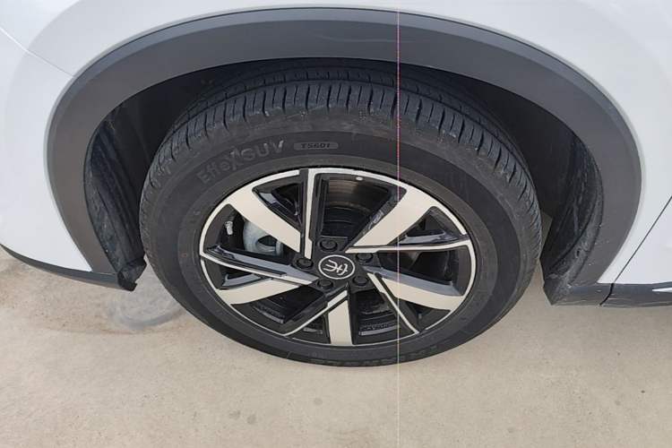 Used BYD Song Pro New Energy 2023 Champion Edition DM-i 71KM Beyond Model Left Front Wheel Hub