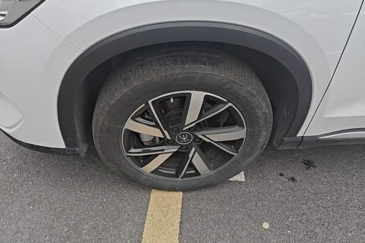 Used BYD Song Pro New Energy 2023 Champion Edition DM-i 71KM Navigation Model Left Front Wheel Hub