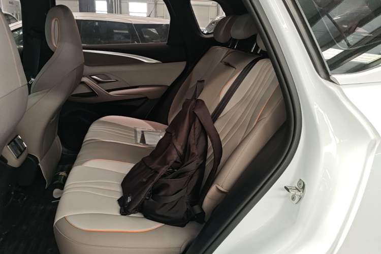 Used BYD Song Pro New Energy 2023 Champion Edition DM-i 71KM Navigation Model Left Rear Seat