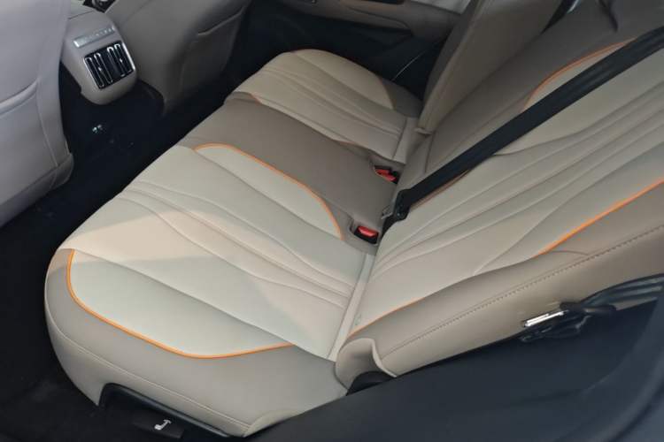 Used BYD Song Pro New Energy 2023 Champion Edition DM-i 71KM Navigation Model Left Rear Seat