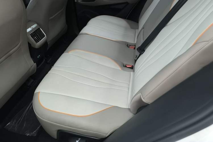 Used BYD Song Pro New Energy 2023 Champion Edition DM-i 71KM Leading Model Left Rear Seat
