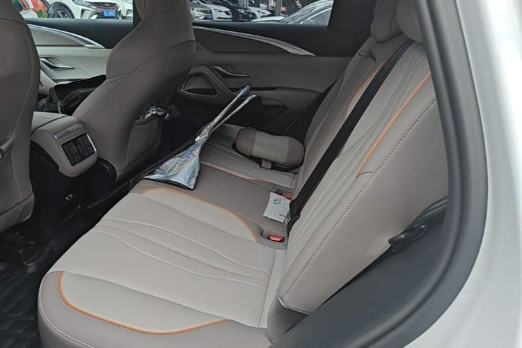 Used BYD Song Pro New Energy 2023 Champion Edition DM-i 71KM Navigation Model Left Rear Seat