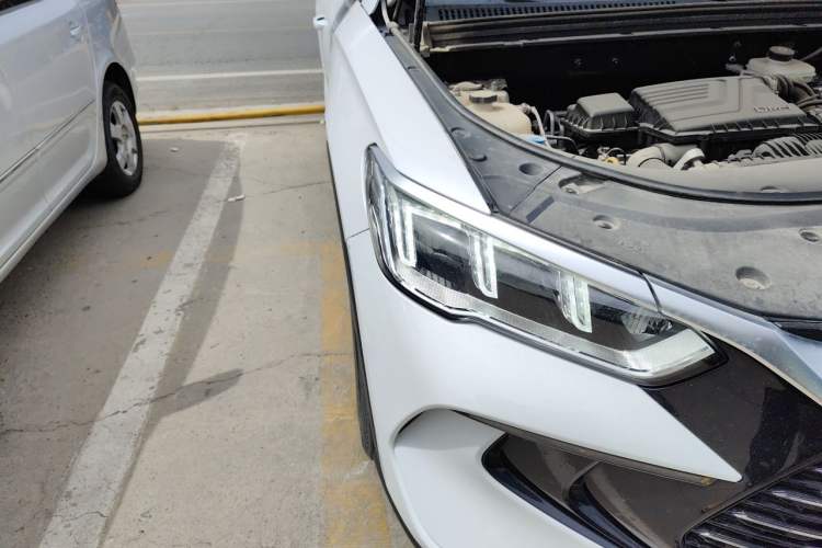Used BYD Song Pro New Energy 2023 Champion Edition DM-i 110KM Excellence Model Right Front Headlight