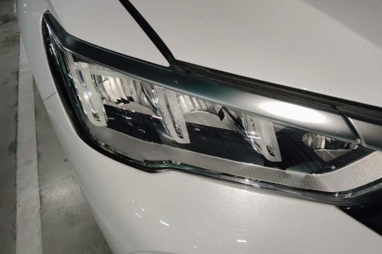 Used BYD Song Pro New Energy 2023 Champion Edition DM-i 110KM Beyond Model Right Front Headlight