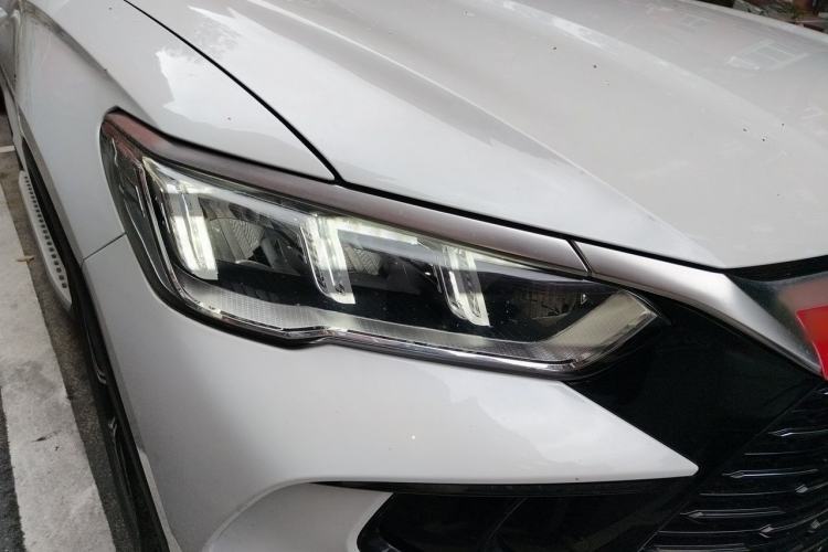 Used BYD Song Pro New Energy 2023 Champion Edition DM-i 110KM Excellence Model Right Front Headlight