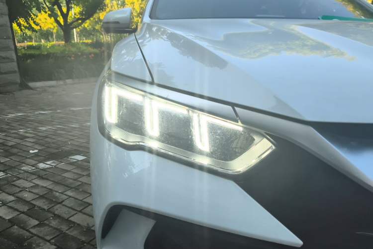 Used BYD Song Pro New Energy 2023 Champion Edition DM-i 110KM Excellence Model Right Front Headlight