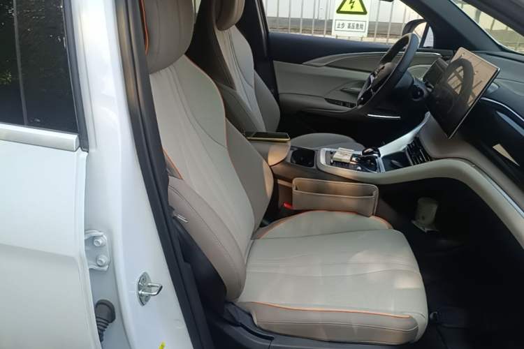 Used BYD Song Pro New Energy 2023 Champion Edition DM-i 110KM Excellence Model Right Front Seat